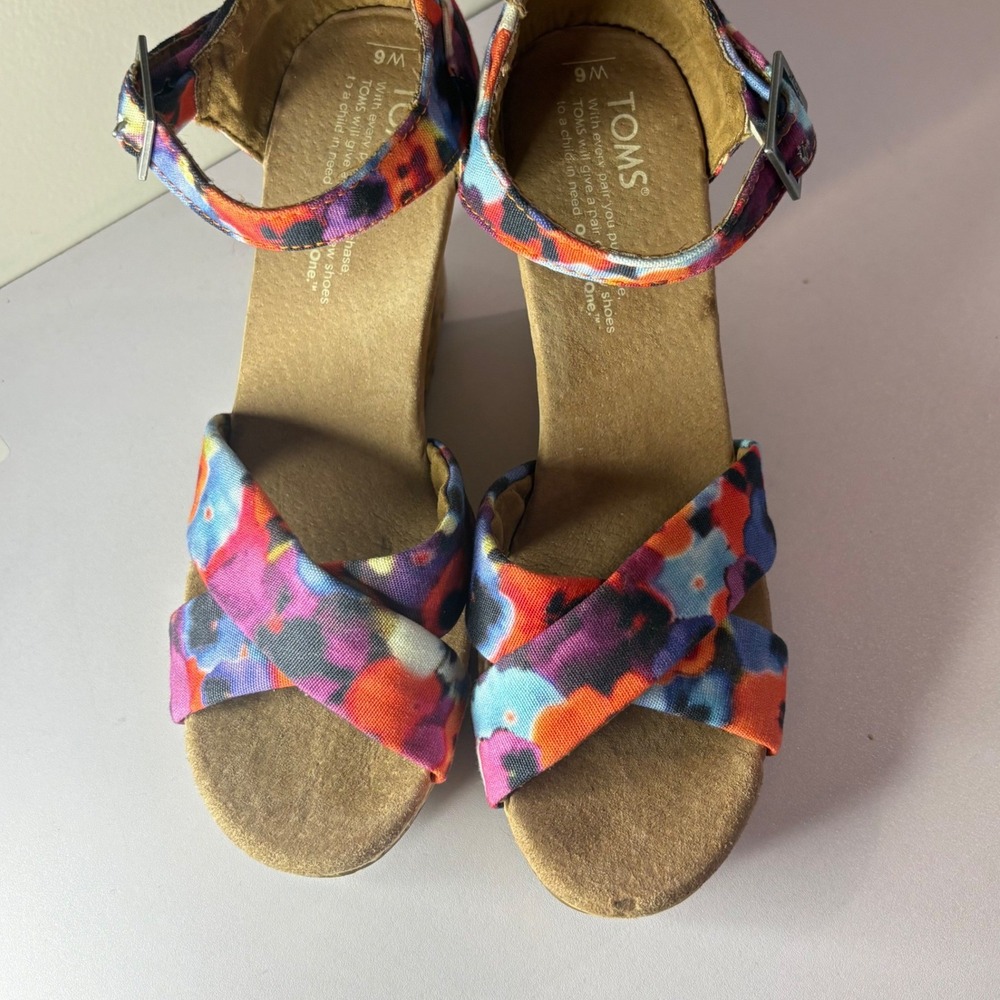 TOMS Size 6 Floral Canvas Cork Wedge Sandal Boho Summer Colorful Strappy Heel - Picture 13 of 13
